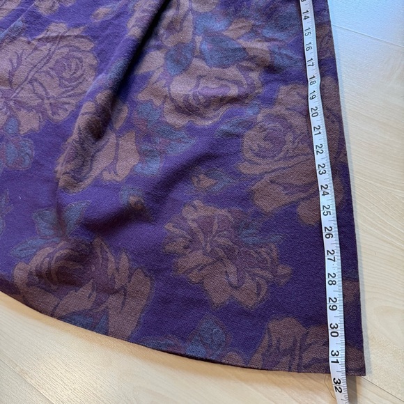 Vintage | Floral Print A-Line Skirt with Inverted Basque Waistline - Picture 13 of 13